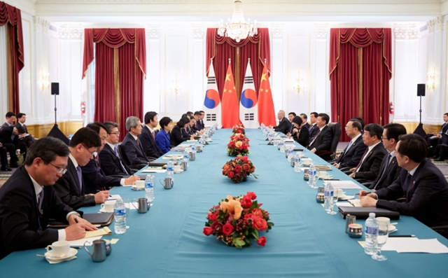 한·중 전략적 협력 동반자 관계 재확인 및 대북 문제 공조 강화 한·중 전략적 협력 동반자 관계 재확인 및 대북 문제 공조 강화